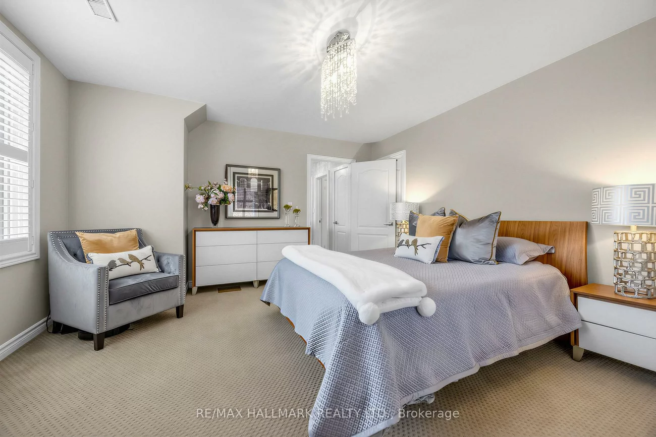 86, Binswood, East York, Toronto