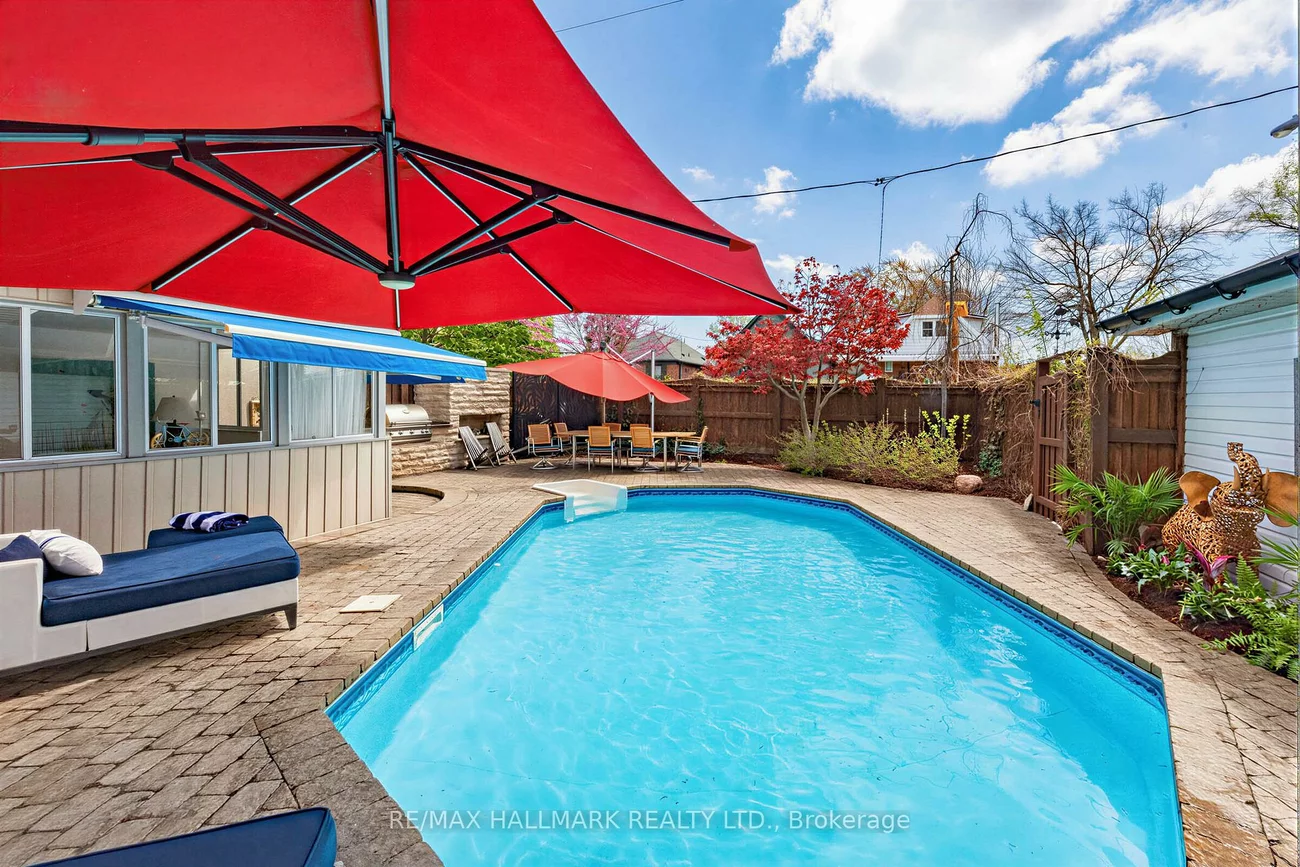 86, Binswood, East York, Toronto