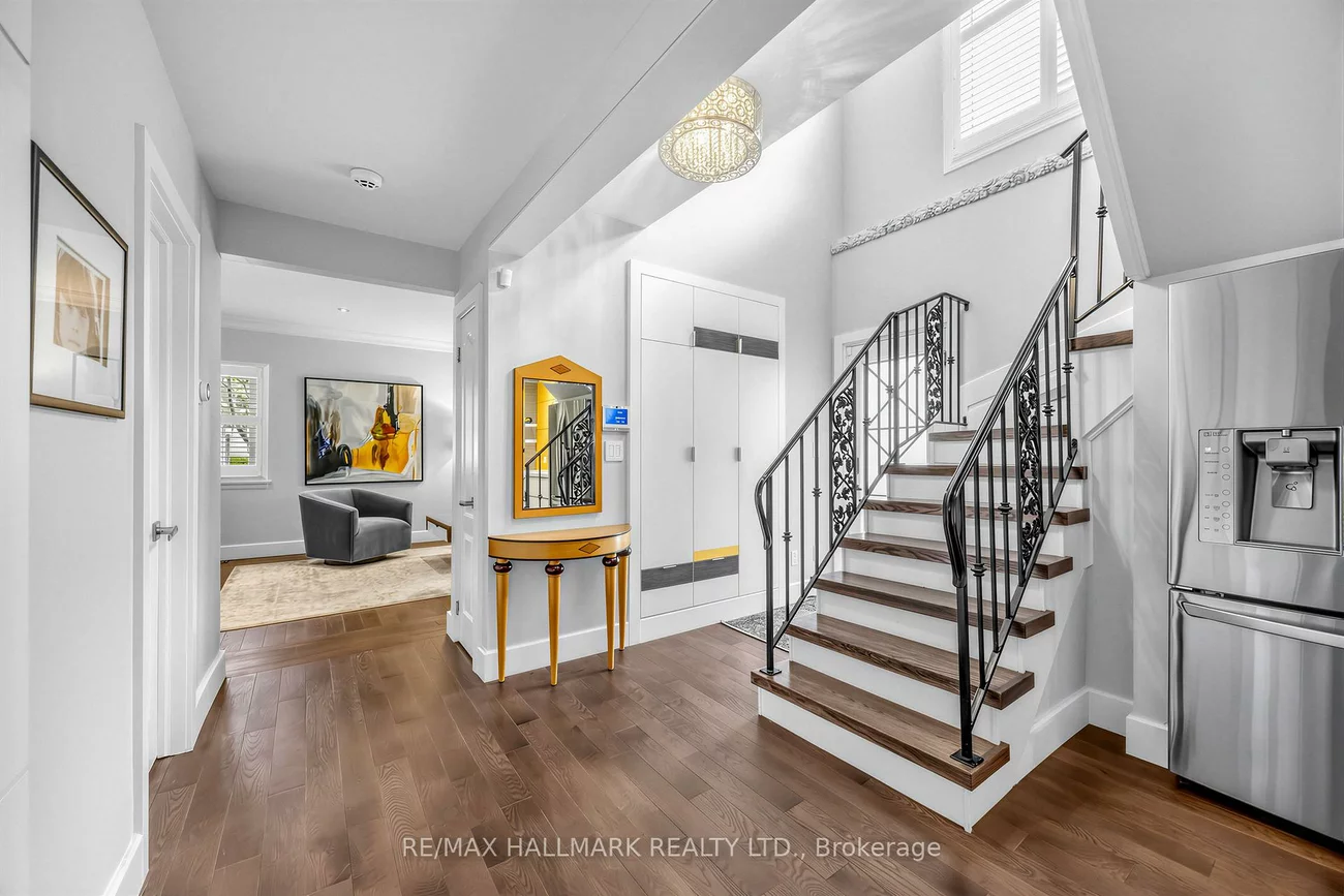 86, Binswood, East York, Toronto