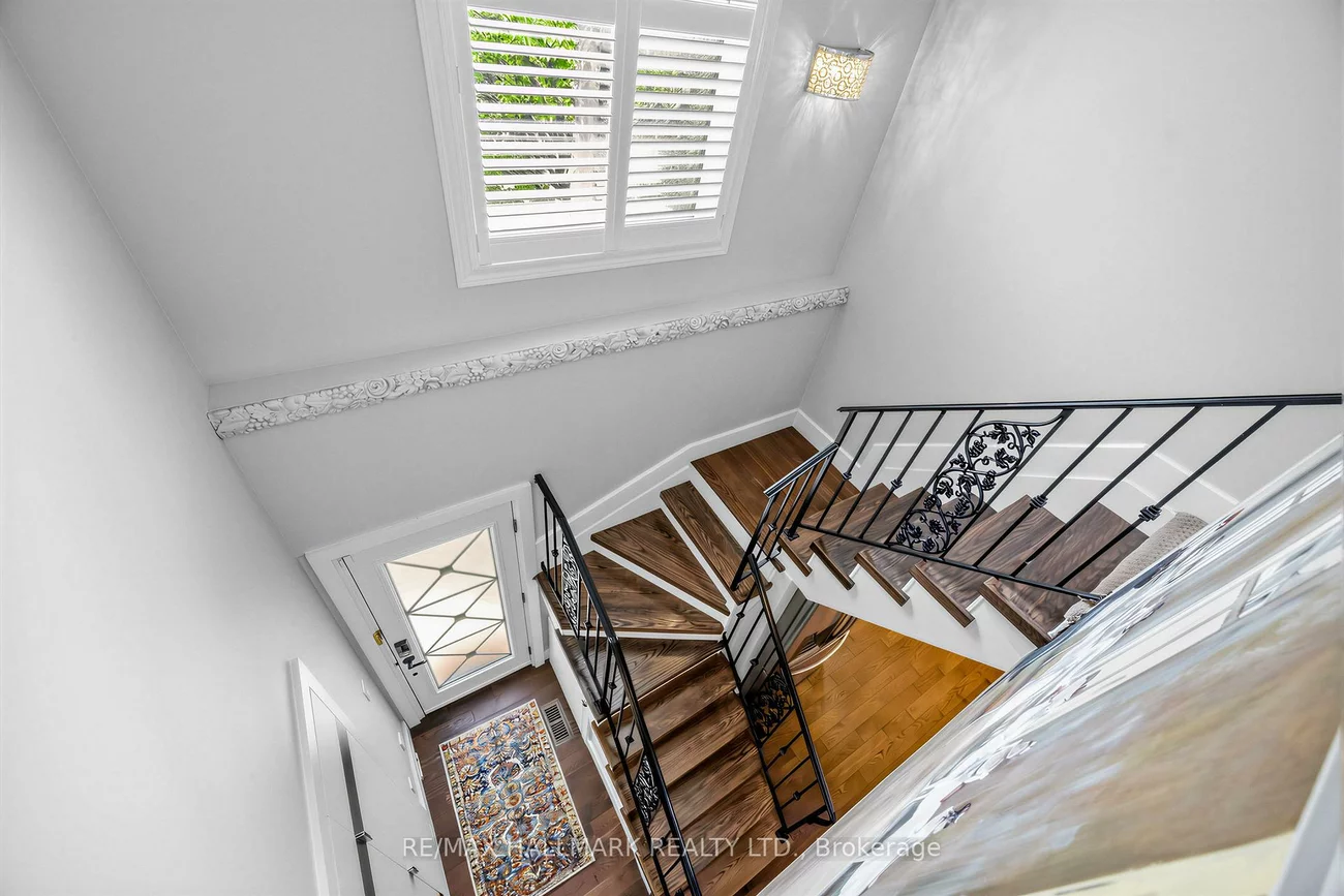 86, Binswood, East York, Toronto