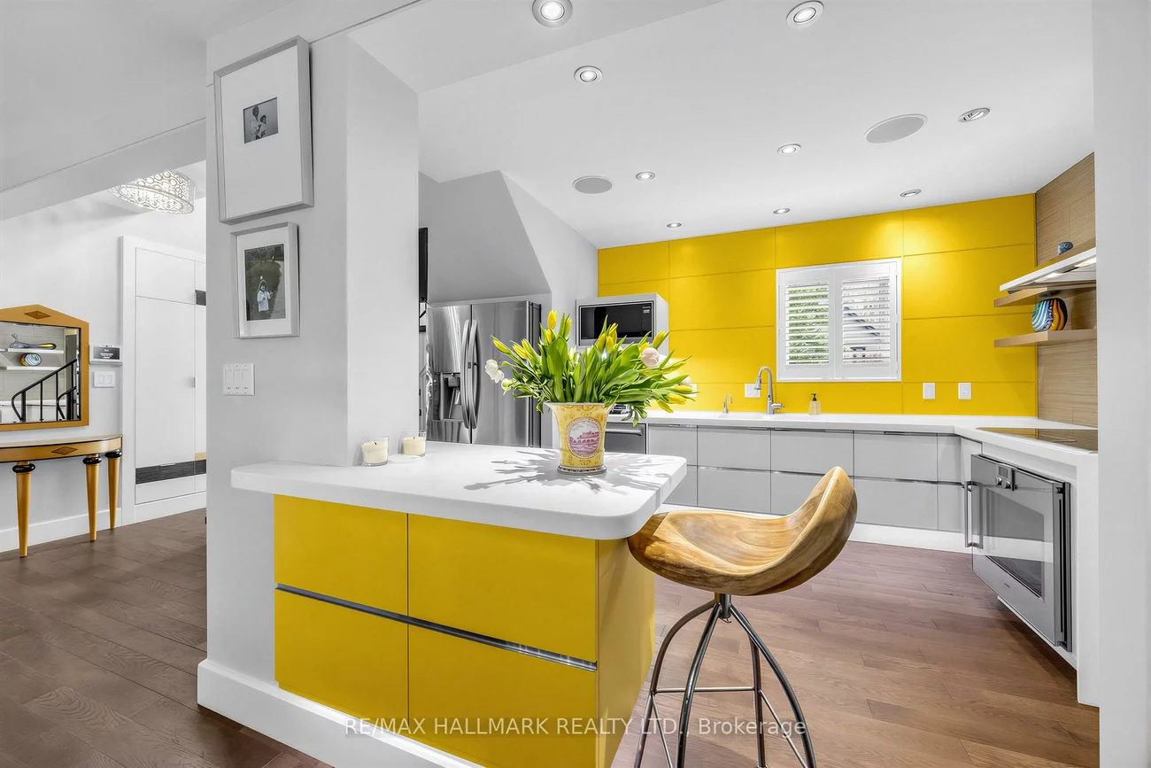 86, Binswood, East York, Toronto