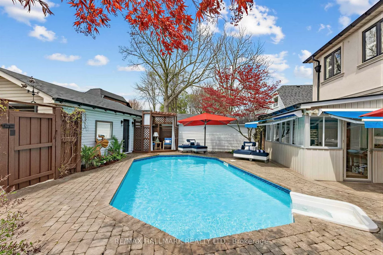86, Binswood, East York, Toronto