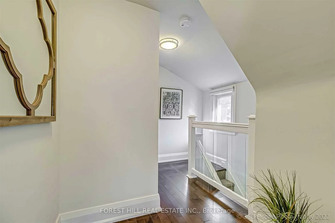 373, Woodbine, The Beaches, Toronto