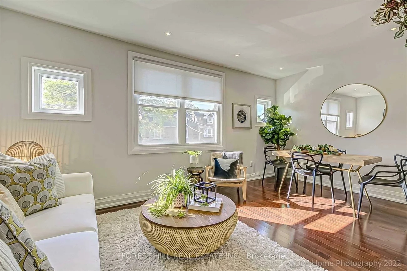 373, Woodbine, The Beaches, Toronto