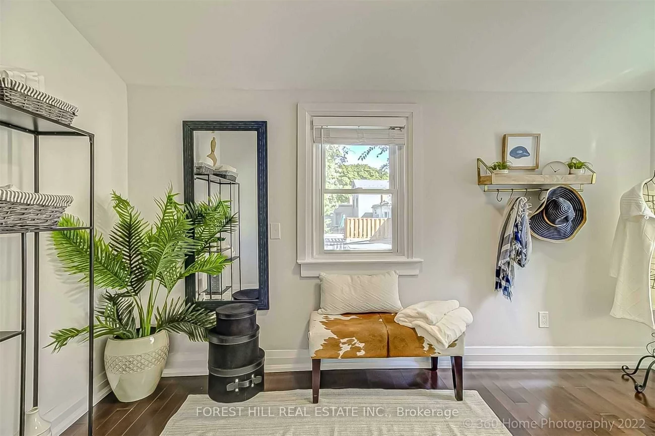 373, Woodbine, The Beaches, Toronto