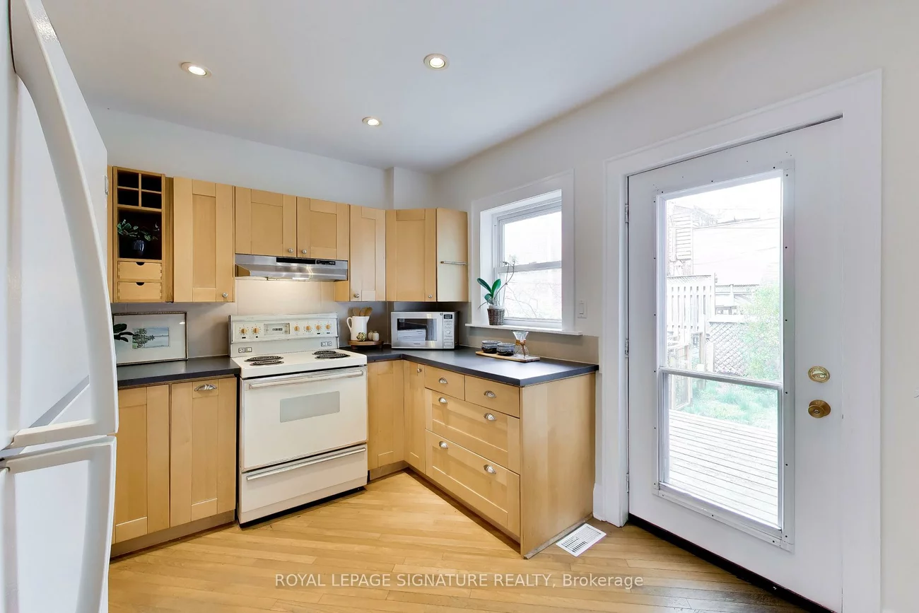 2102, Gerrard, East End-Danforth, Toronto