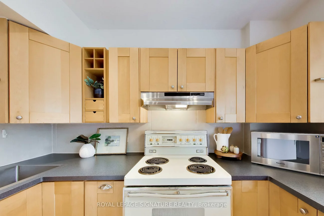 2102, Gerrard, East End-Danforth, Toronto