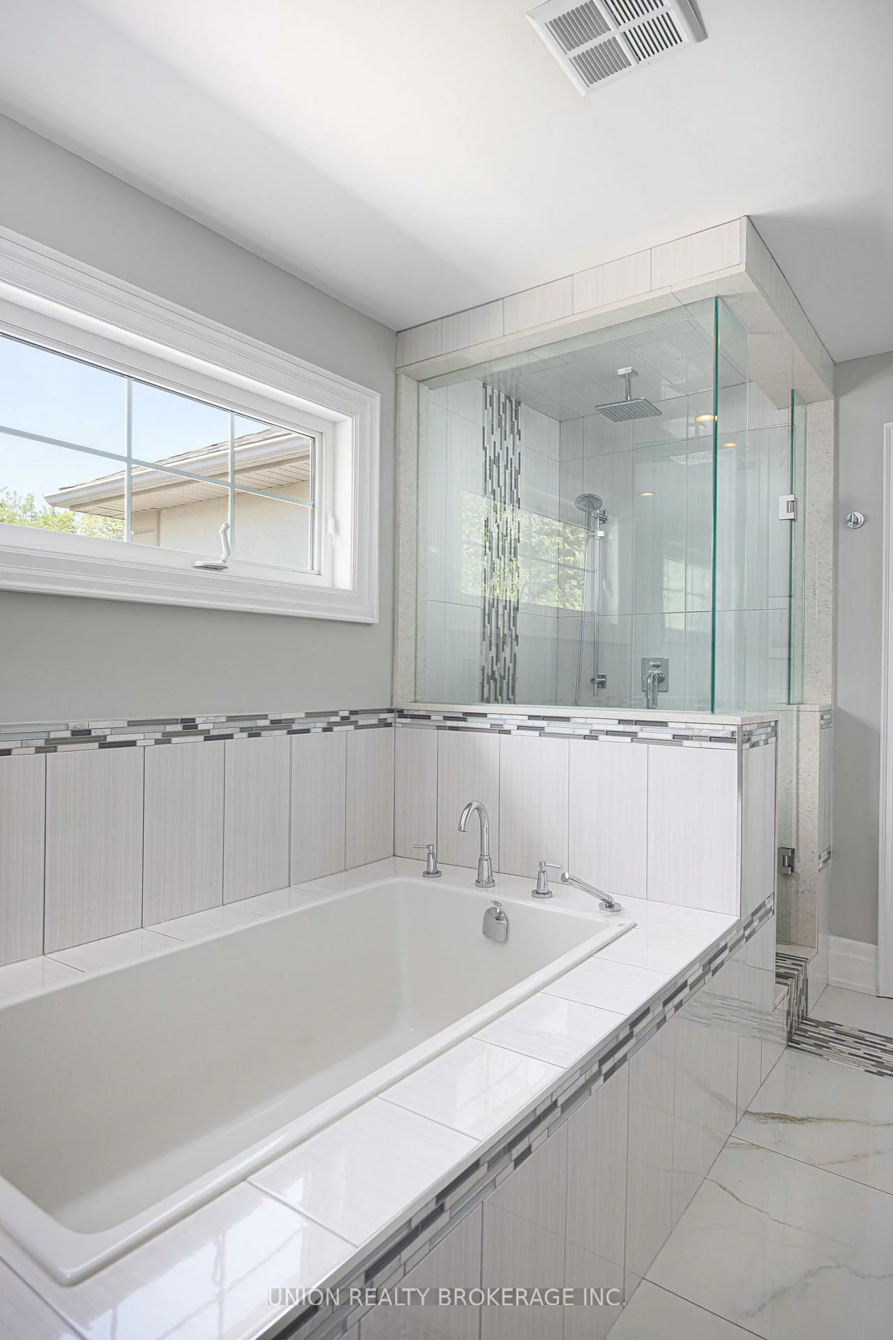 64, Bethune, Scarborough Village, Toronto