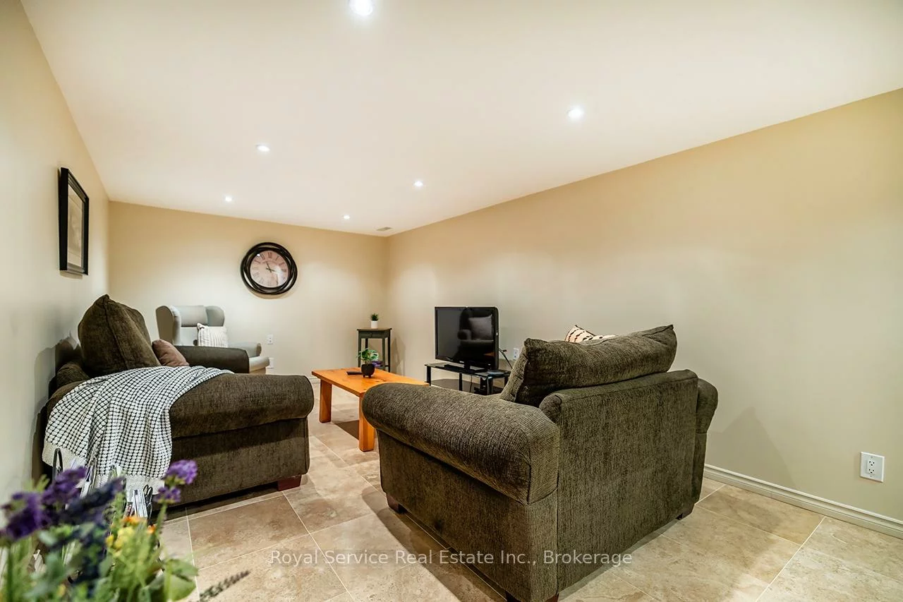 17, Gorsey, Malvern, Toronto