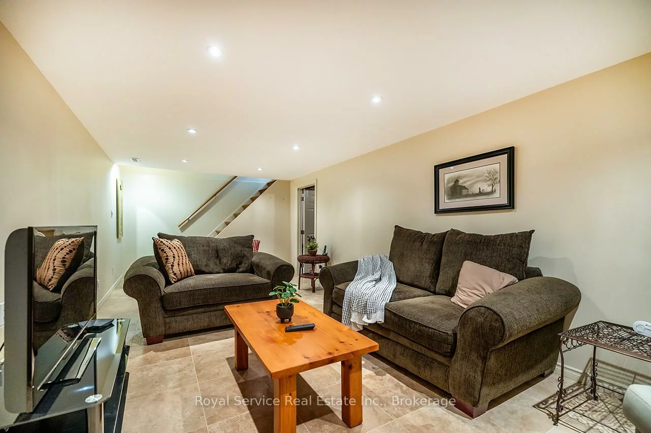 17, Gorsey, Malvern, Toronto