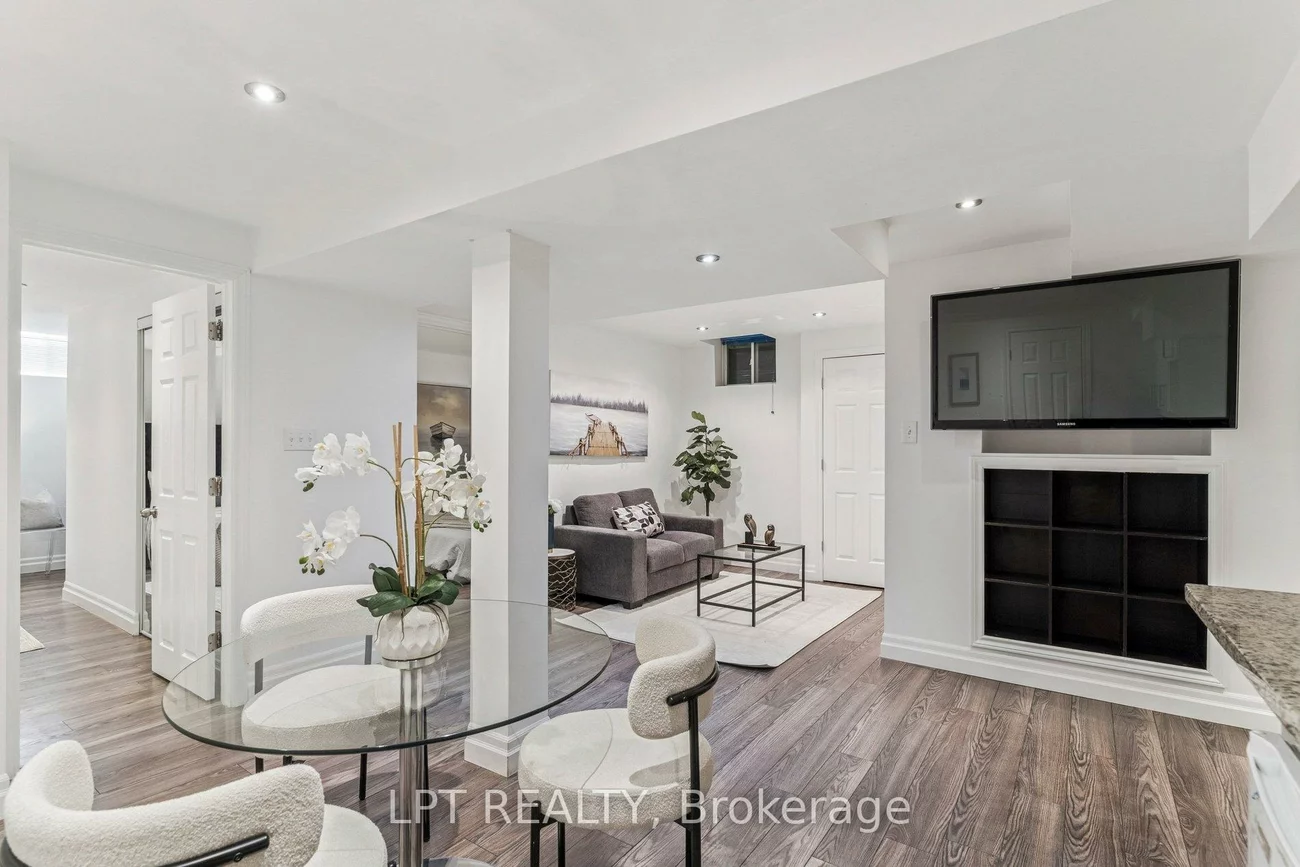 61, Minerva, Cliffcrest, Toronto