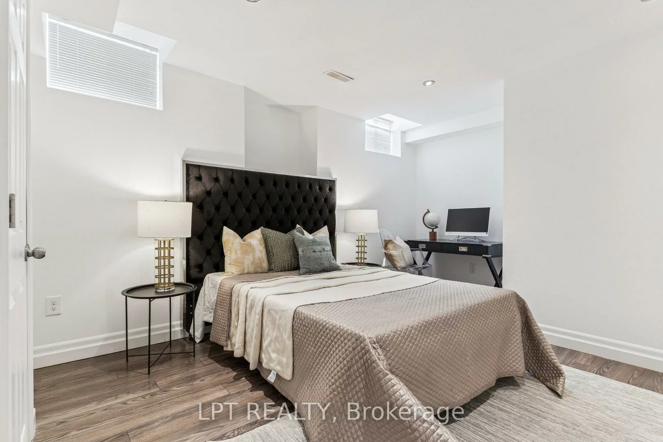 61, Minerva, Cliffcrest, Toronto