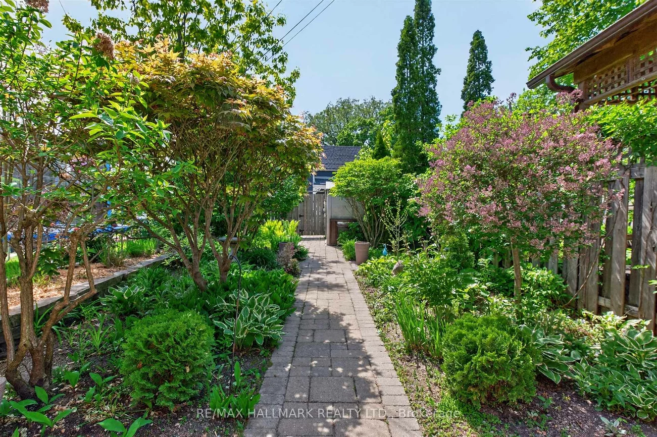 82, Dawes, East End-Danforth, Toronto