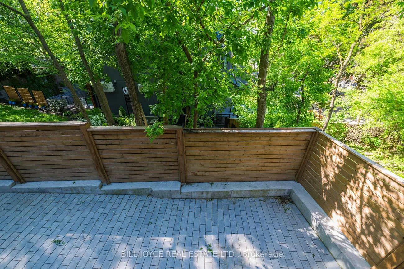 350, Lee, The Beaches, Toronto