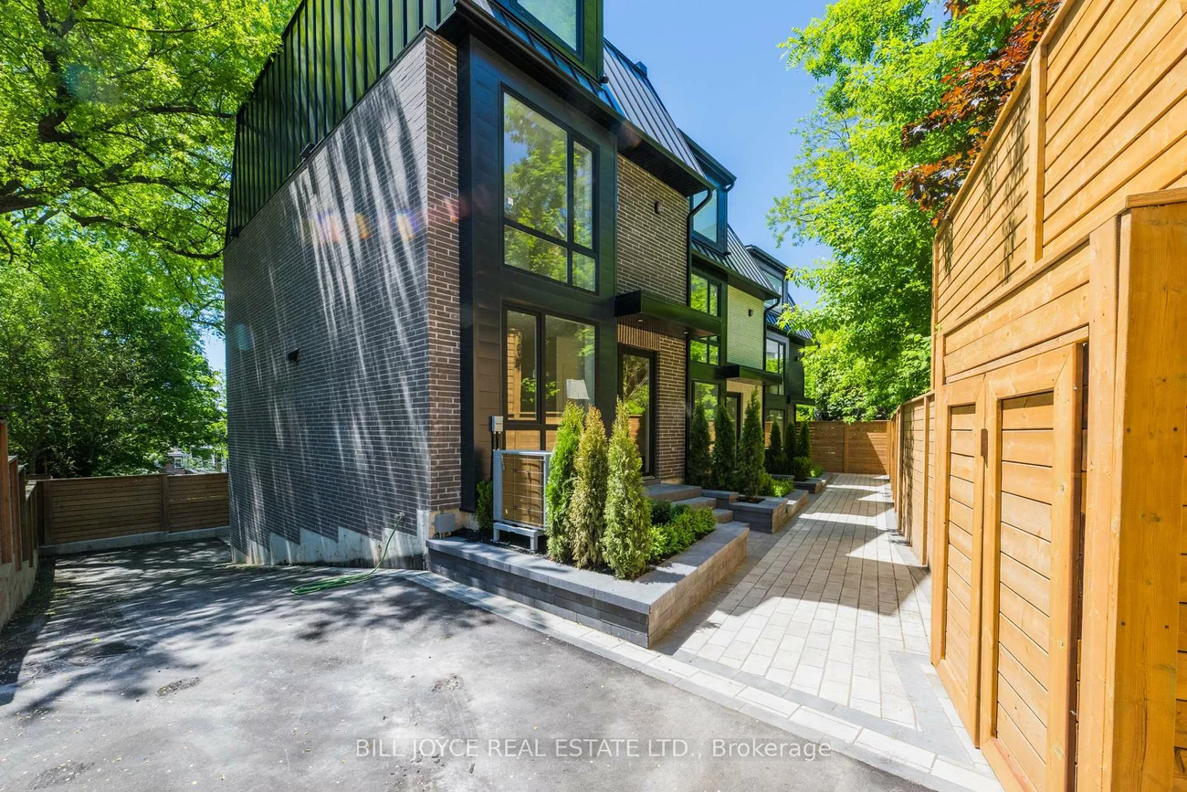 350, Lee, The Beaches, Toronto