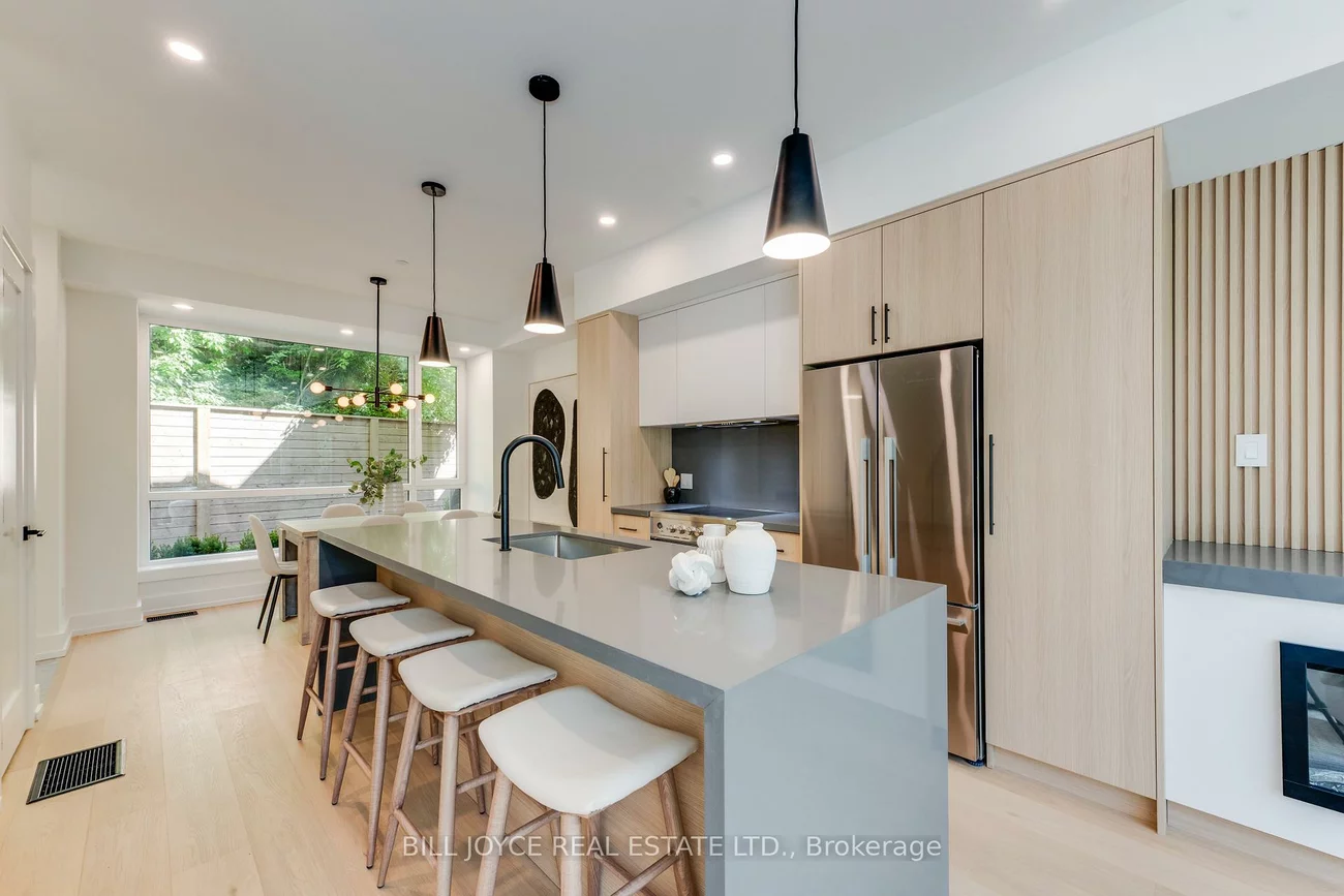 350, Lee, The Beaches, Toronto