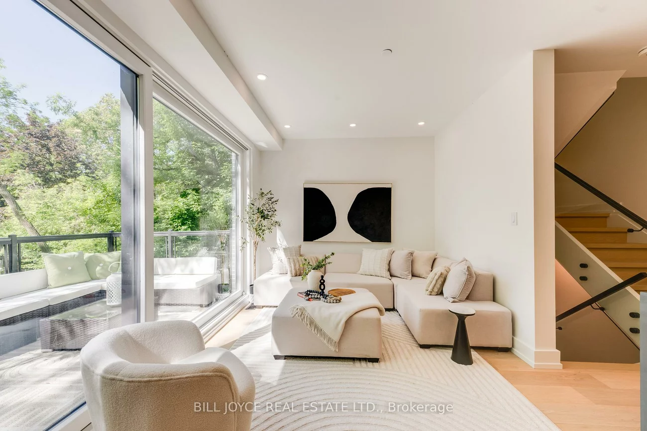 350, Lee, The Beaches, Toronto