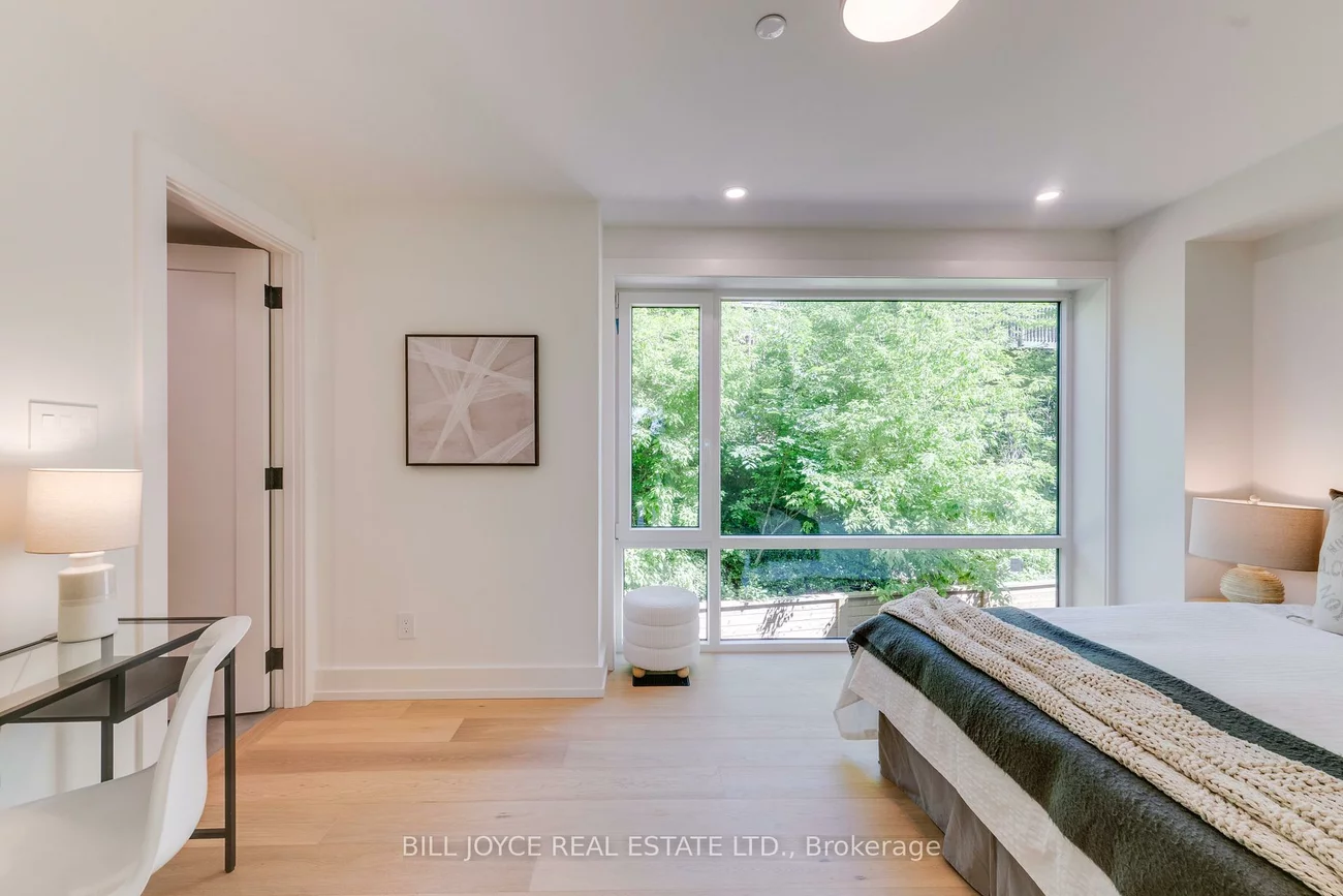 350, Lee, The Beaches, Toronto