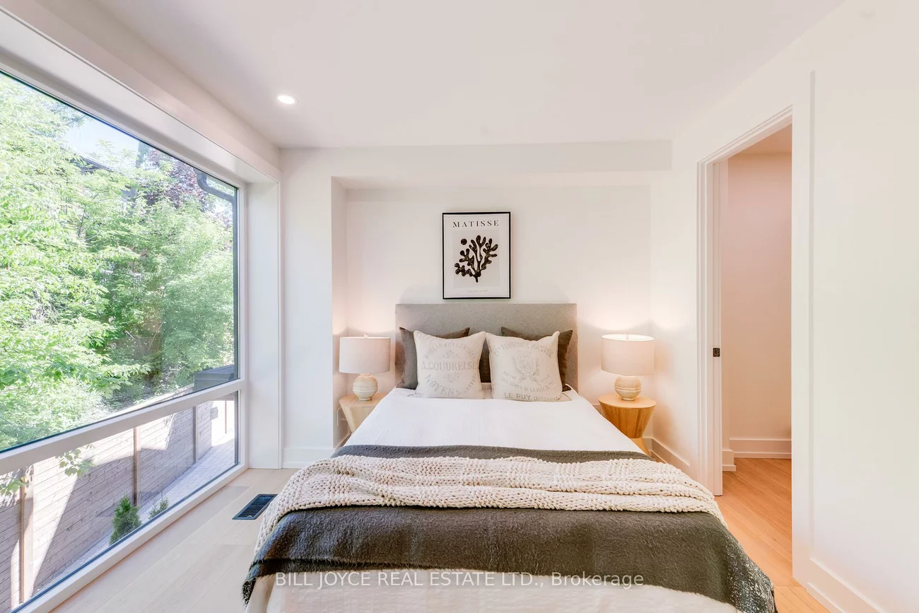 350, Lee, The Beaches, Toronto