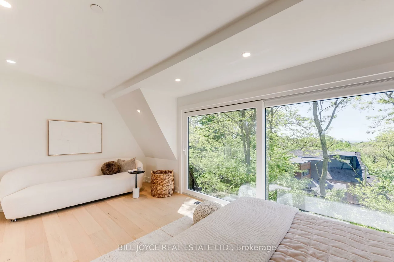 350, Lee, The Beaches, Toronto