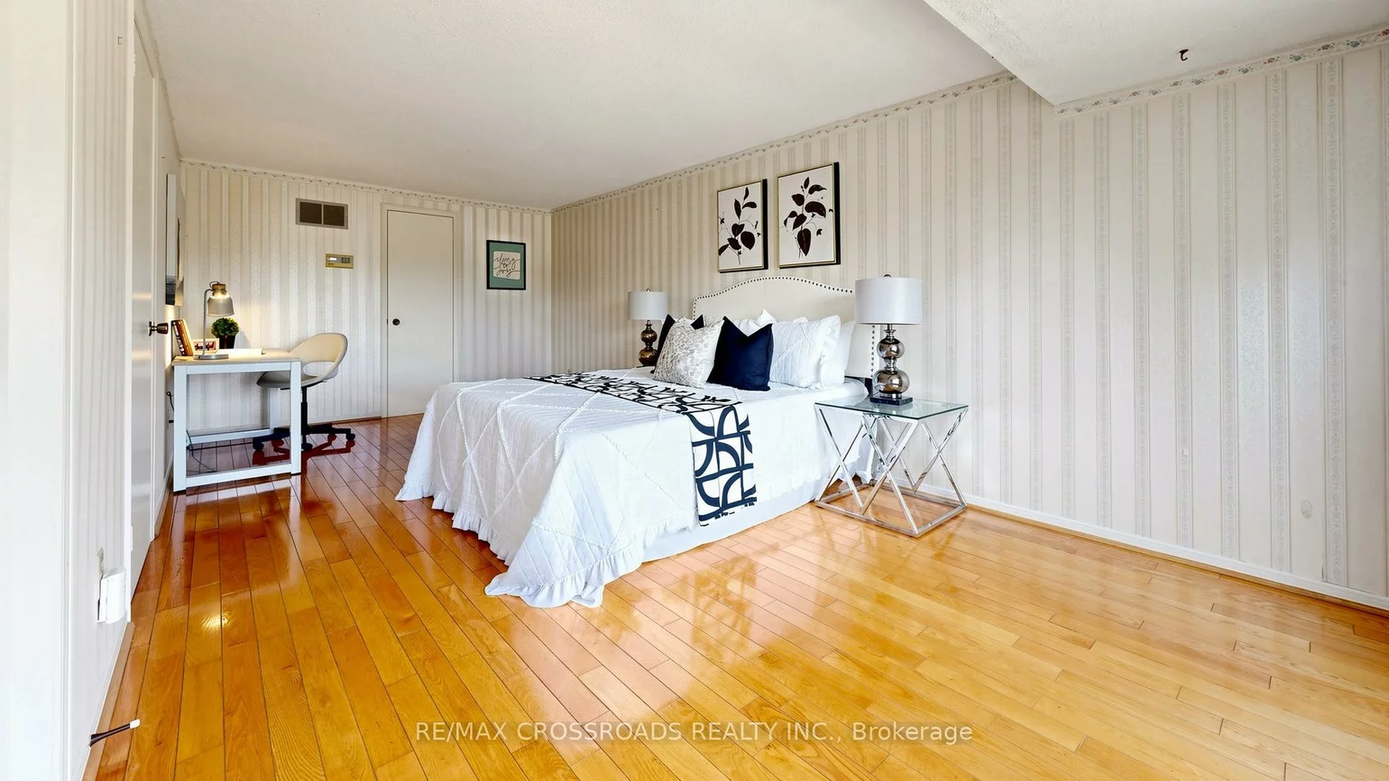 140, Goldhawk, Milliken, Toronto