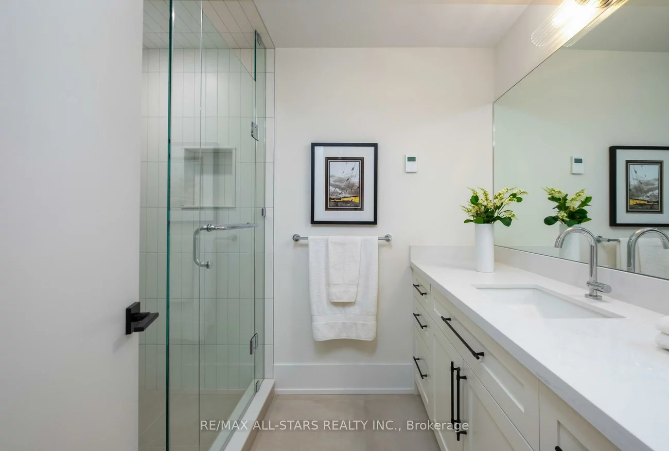 38, Clonmore, Birchcliffe-Cliffside, Toronto