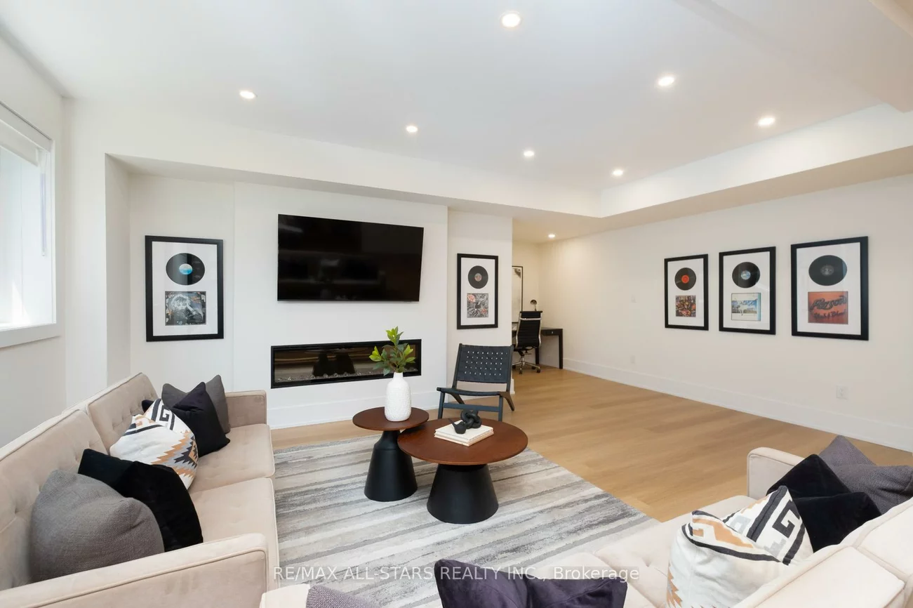 38, Clonmore, Birchcliffe-Cliffside, Toronto