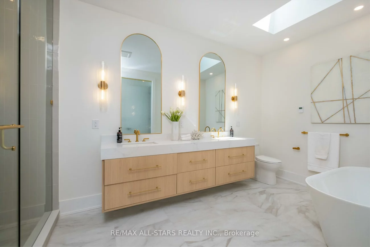 38, Clonmore, Birchcliffe-Cliffside, Toronto