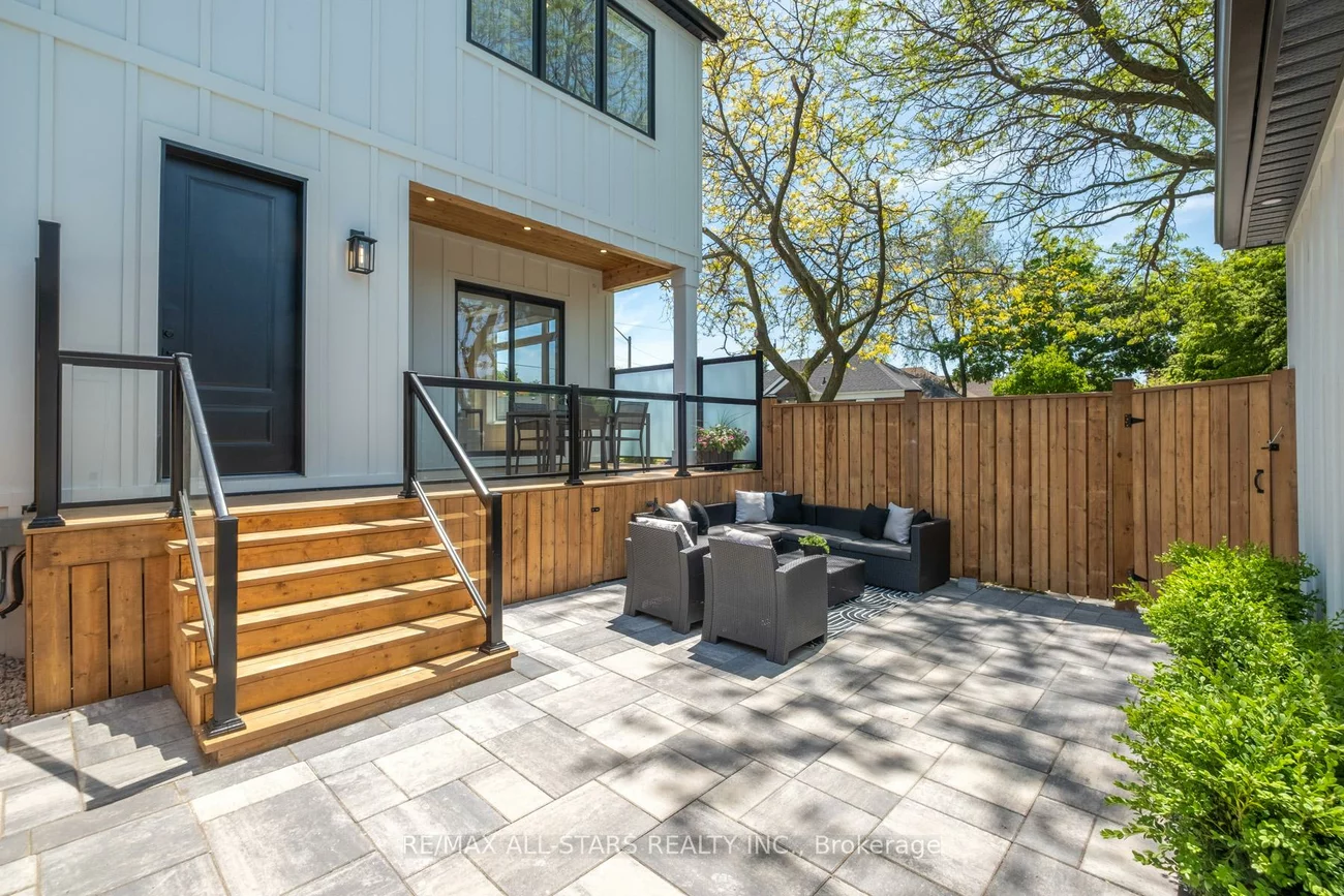 38, Clonmore, Birchcliffe-Cliffside, Toronto