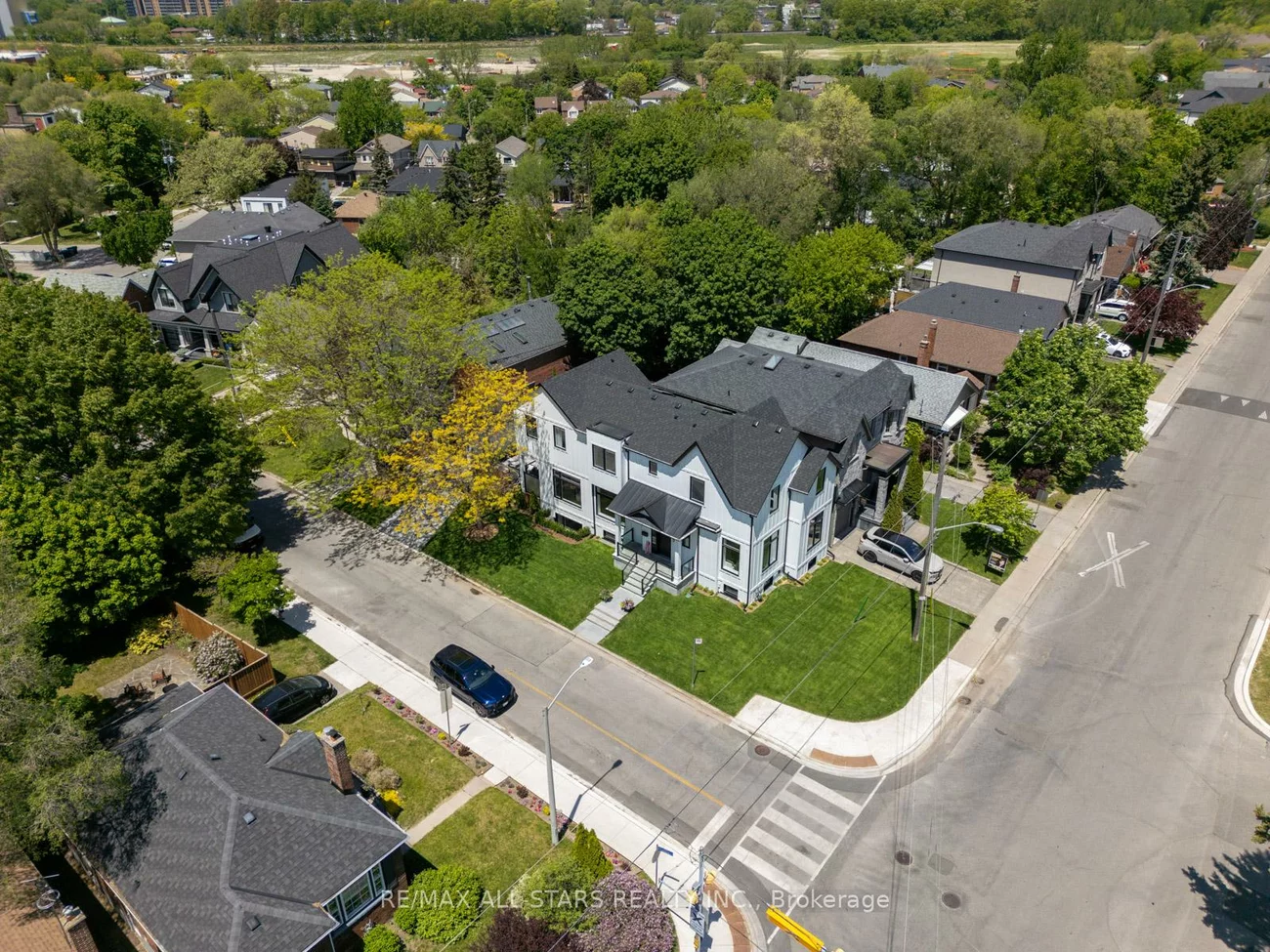 38, Clonmore, Birchcliffe-Cliffside, Toronto