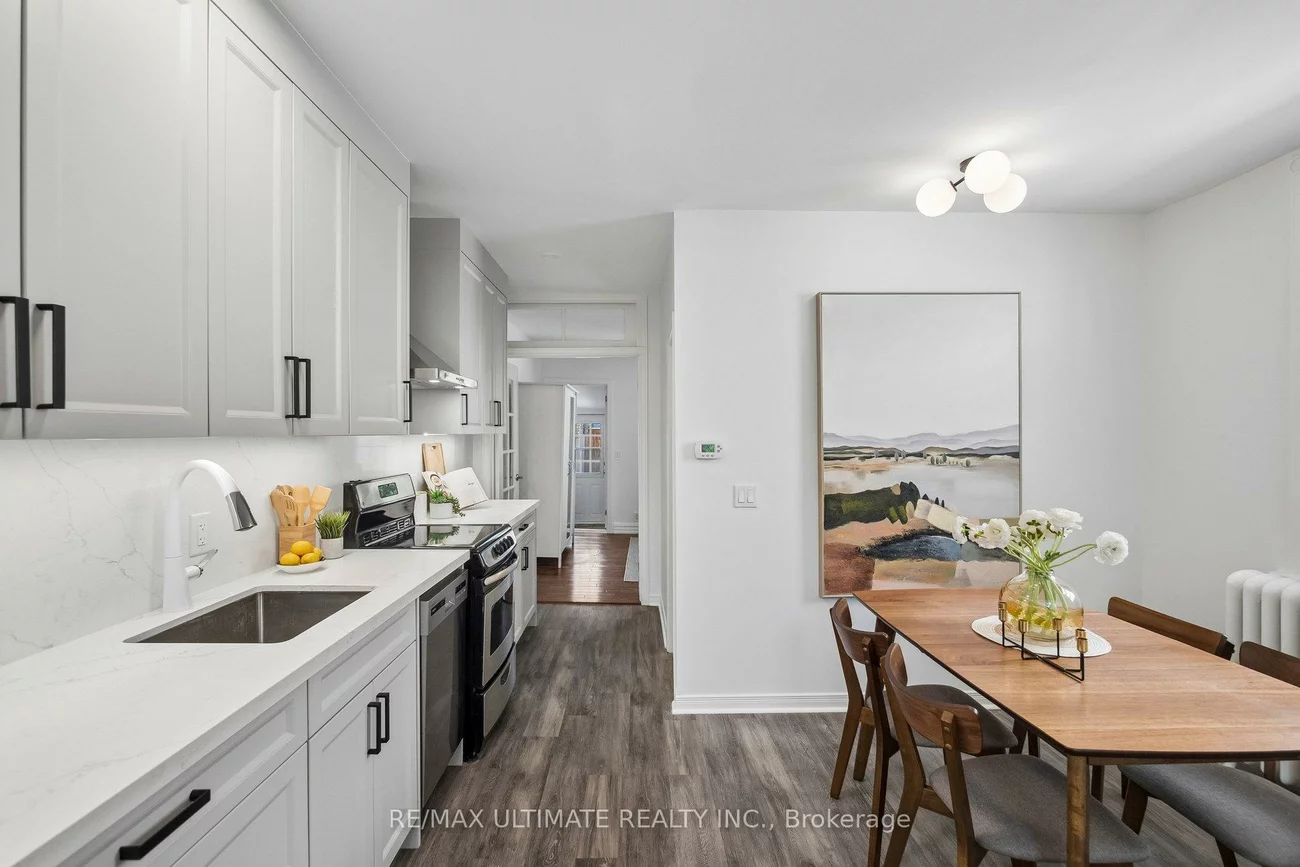 132, Hanson, Woodbine Corridor, Toronto
