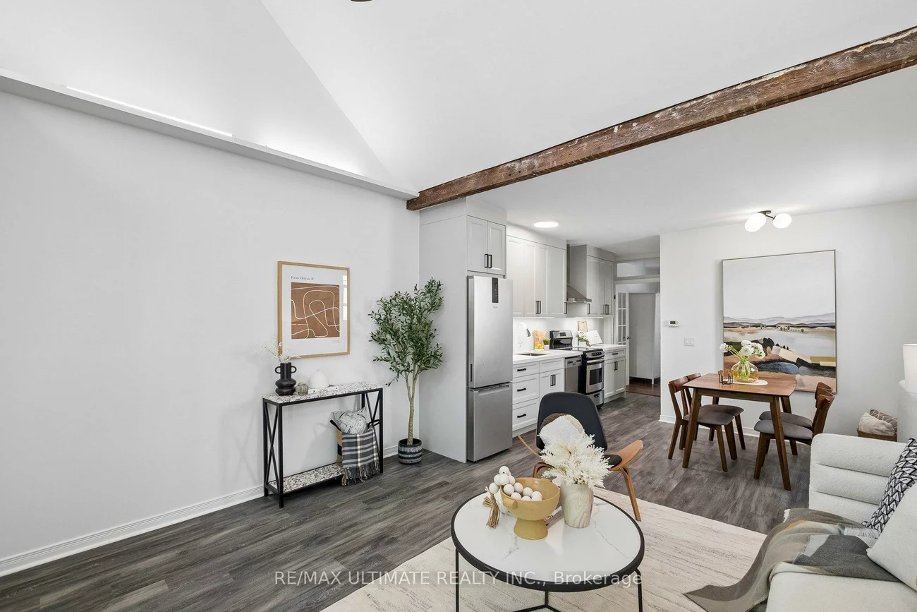 132, Hanson, Woodbine Corridor, Toronto