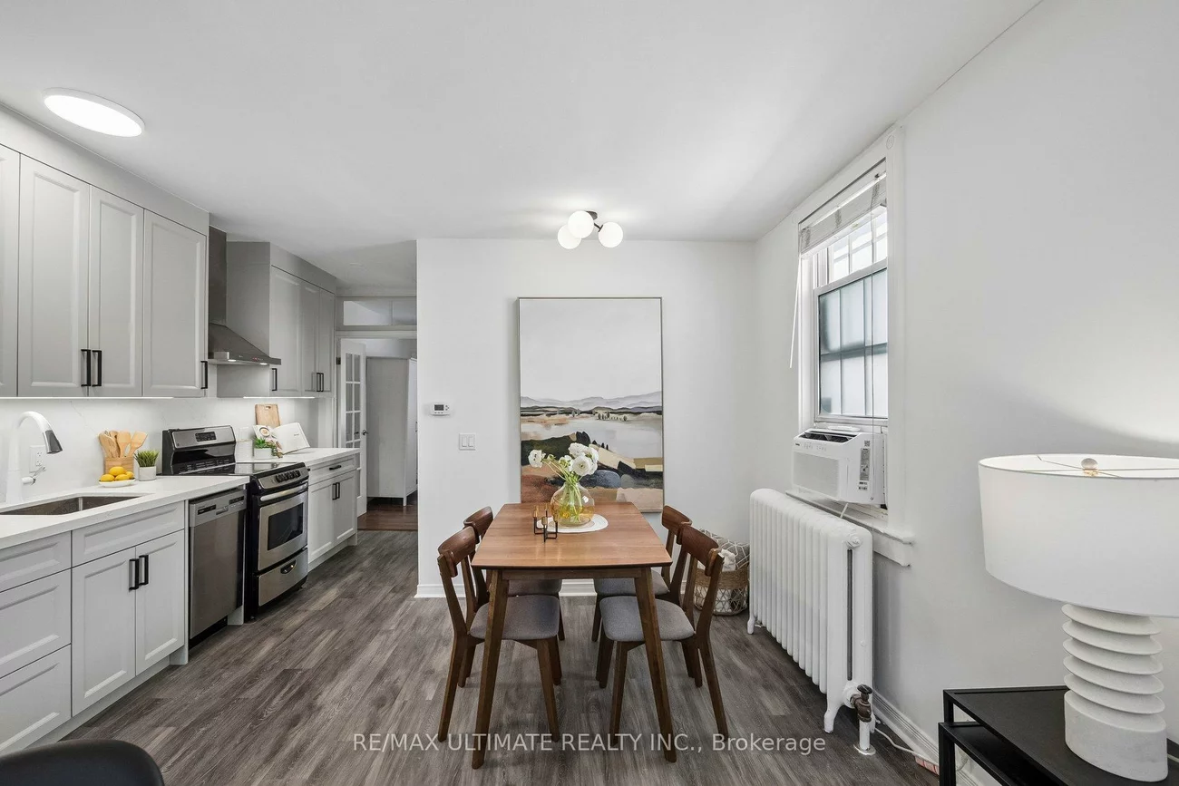 132, Hanson, Woodbine Corridor, Toronto