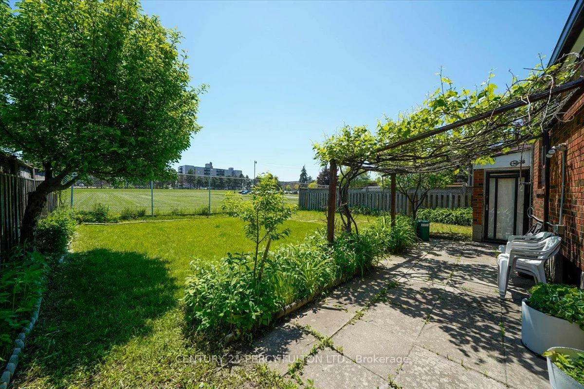 55, Cornwallis, Dorset Park, Toronto