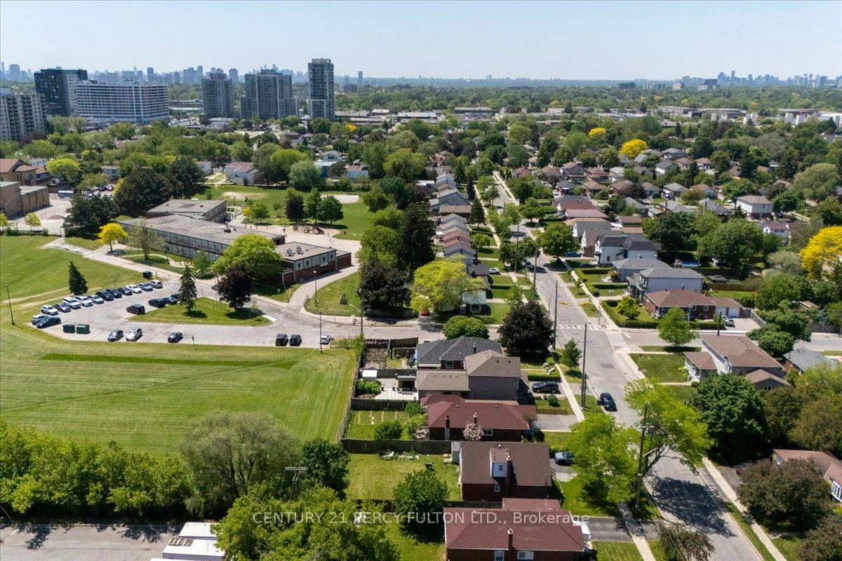 55, Cornwallis, Dorset Park, Toronto