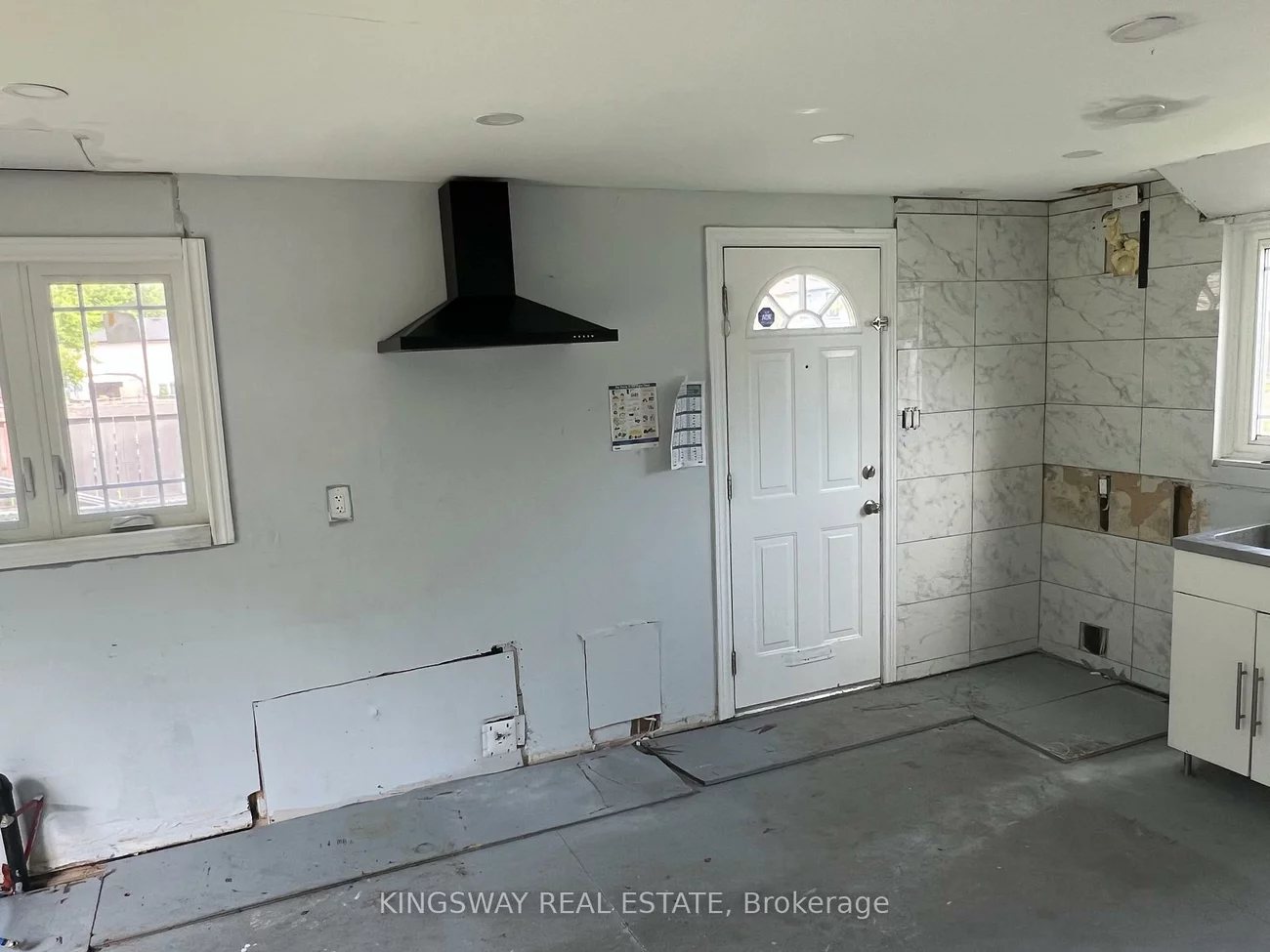 18, Gemshaw, Malvern, Toronto