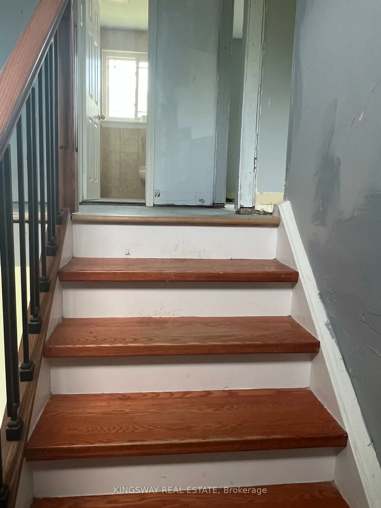 18, Gemshaw, Malvern, Toronto