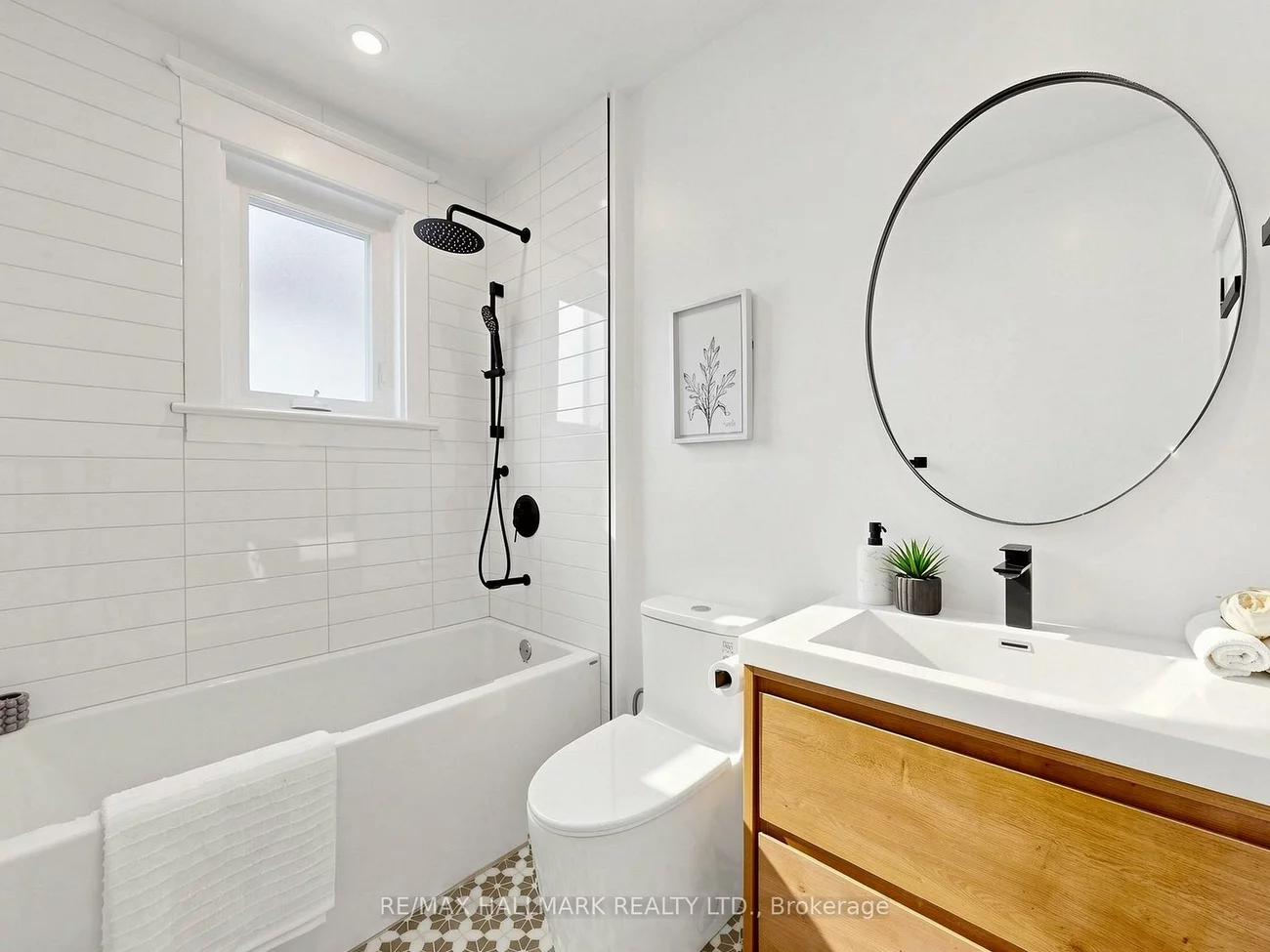 44, Queensdale, Danforth Village-East York, Toronto