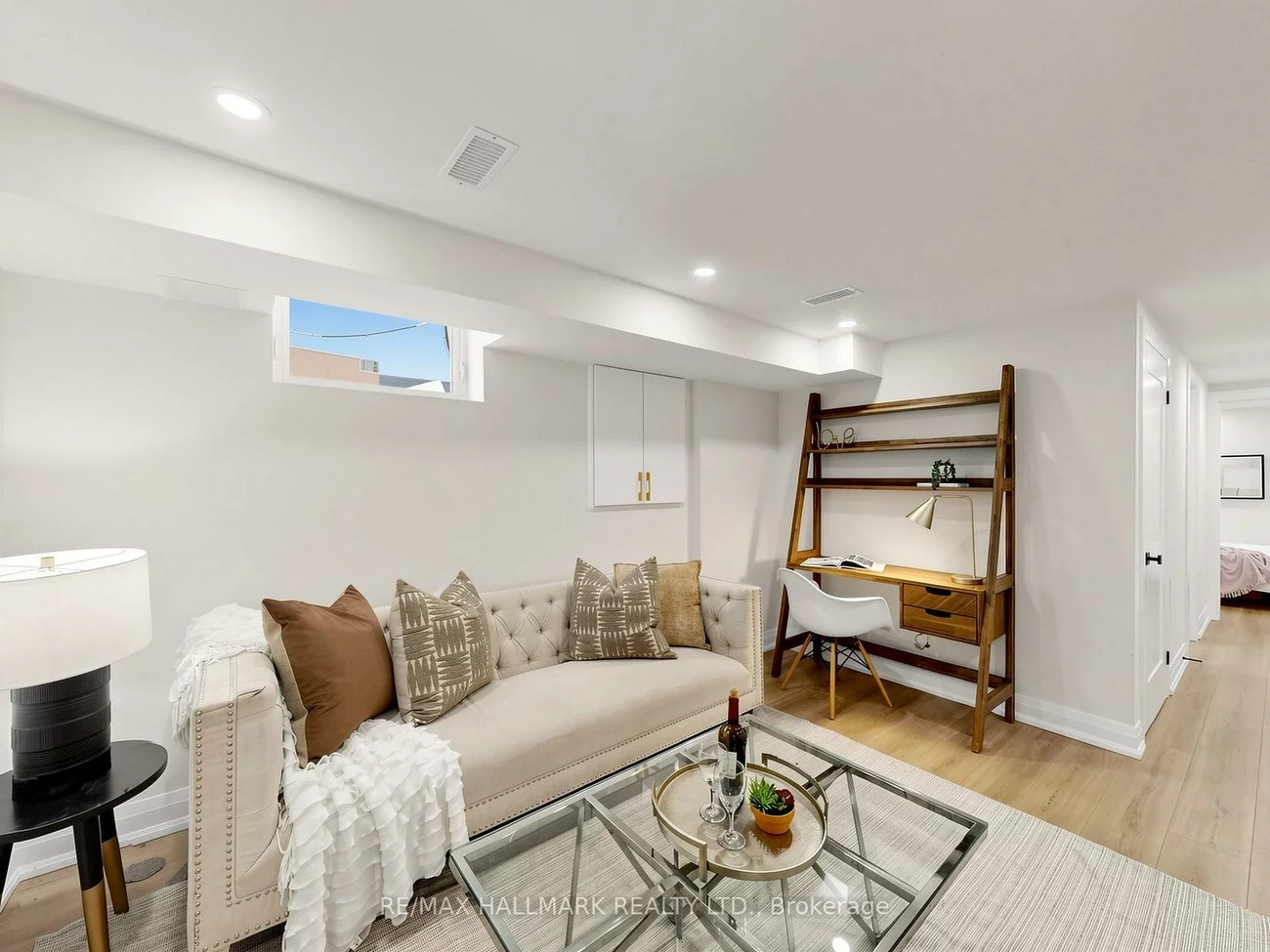 44, Queensdale, Danforth Village-East York, Toronto
