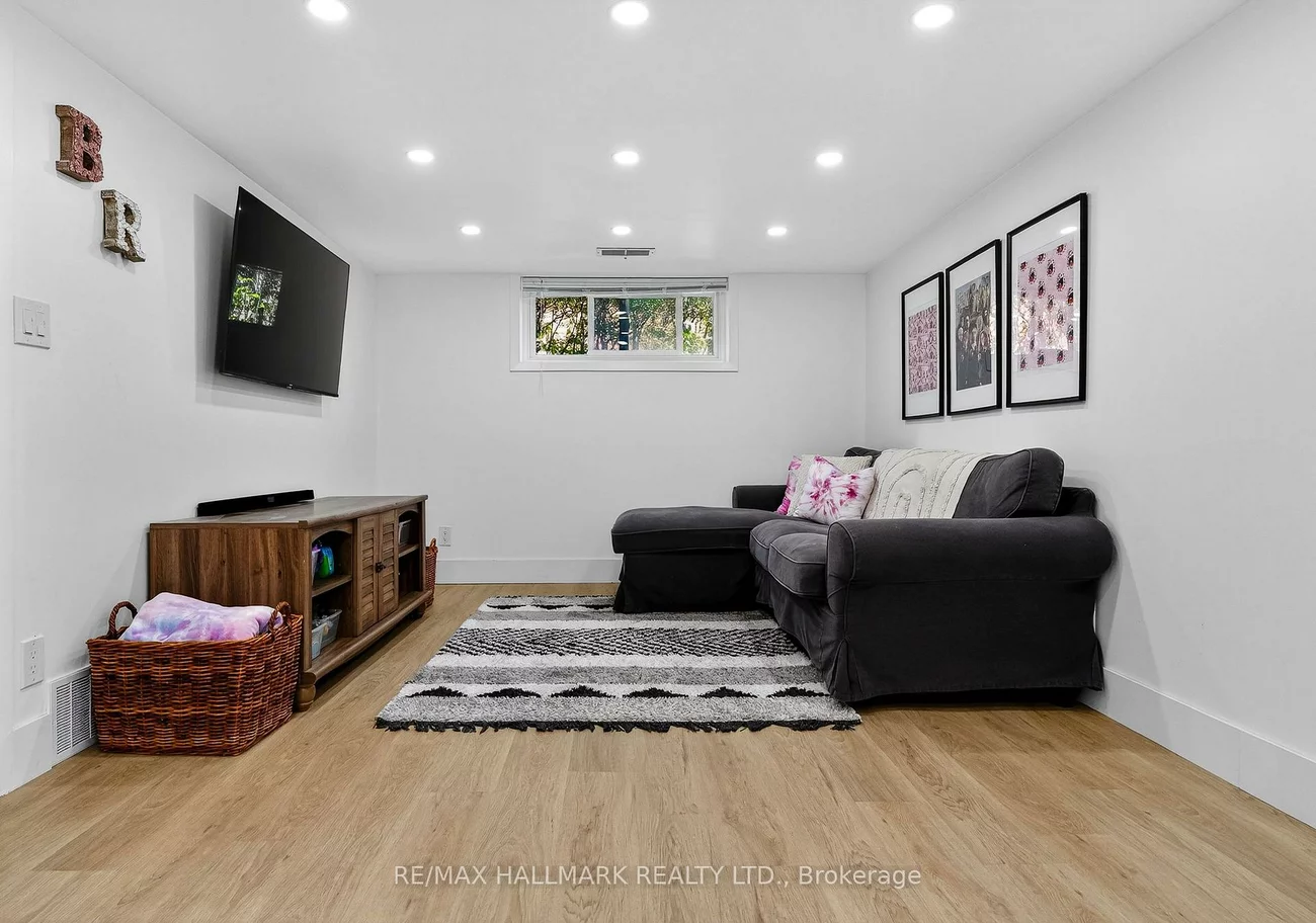 32, Rockwood, Cliffcrest, Toronto