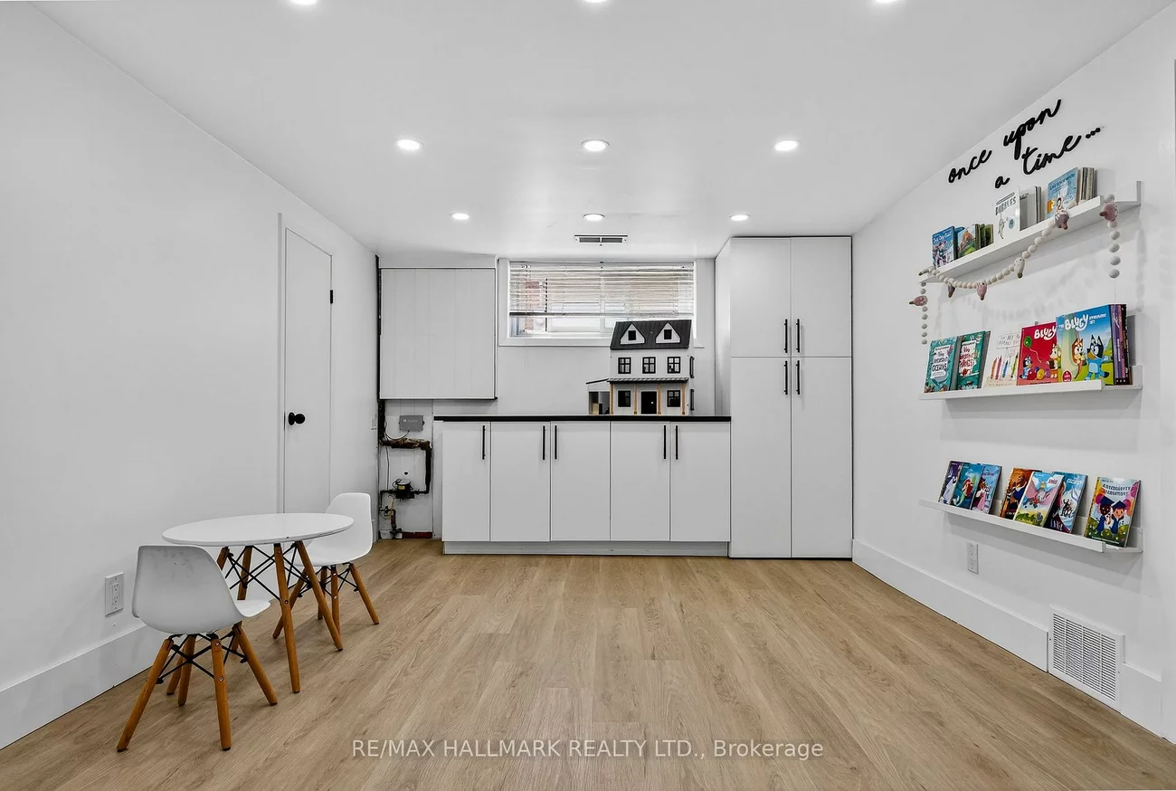 32, Rockwood, Cliffcrest, Toronto