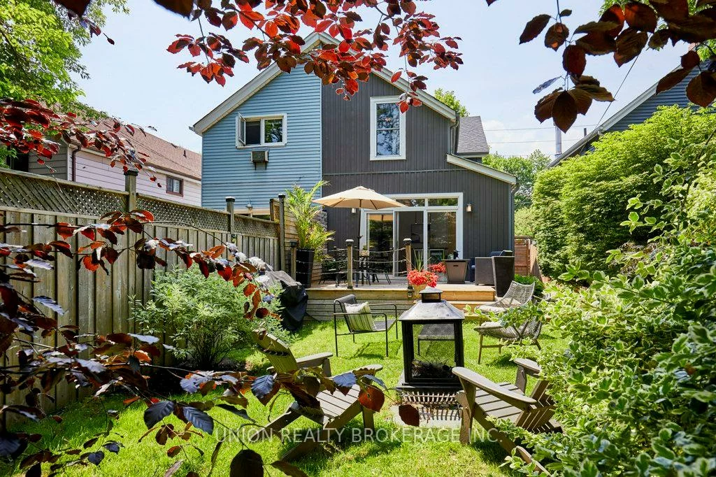285, Woodbine, The Beaches, Toronto