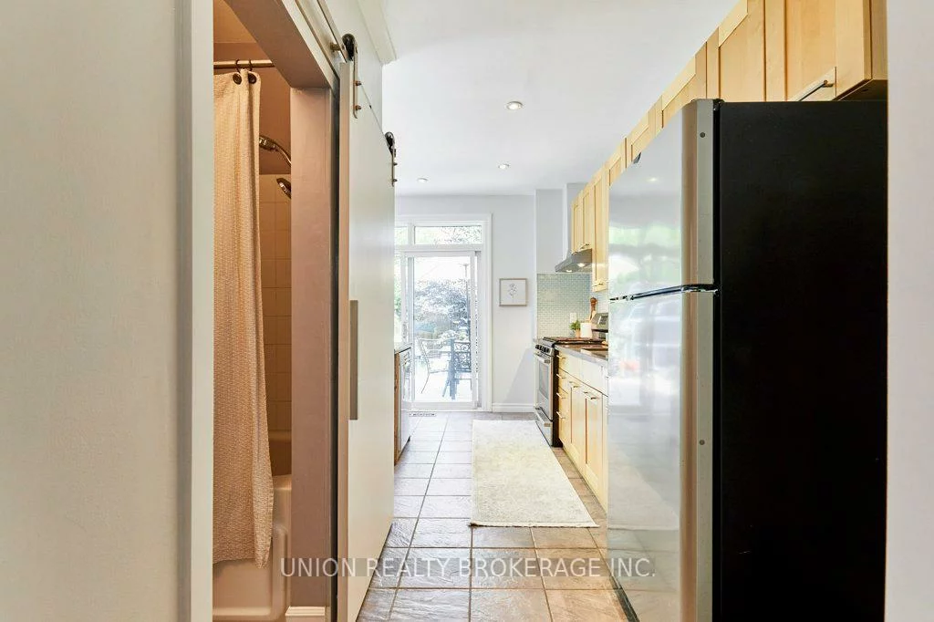 285, Woodbine, The Beaches, Toronto