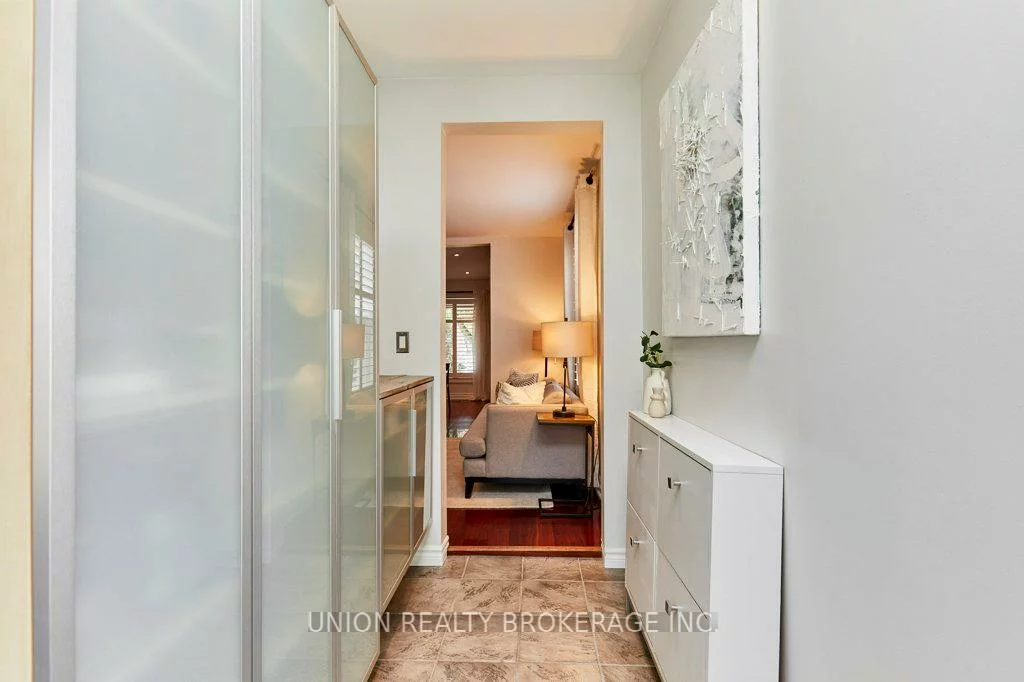 285, Woodbine, The Beaches, Toronto