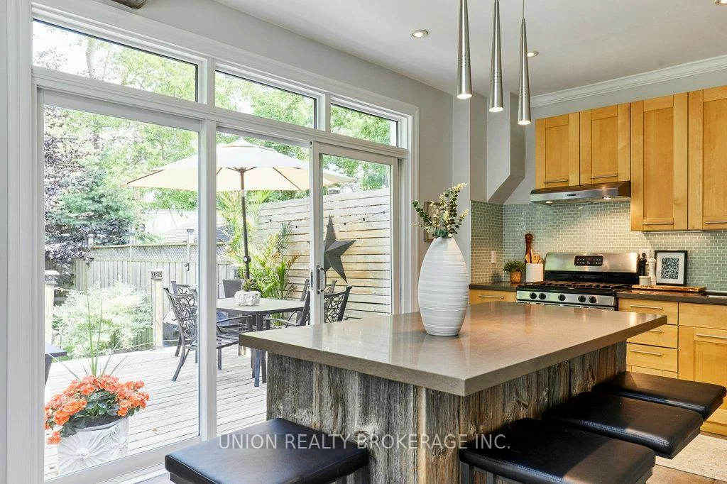 285, Woodbine, The Beaches, Toronto