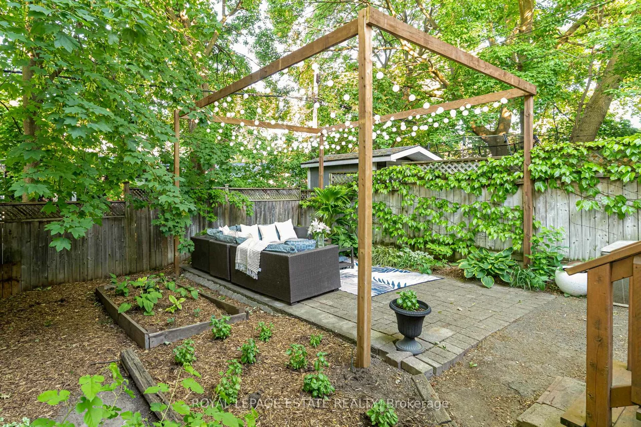 47, Bowmore, Woodbine Corridor, Toronto