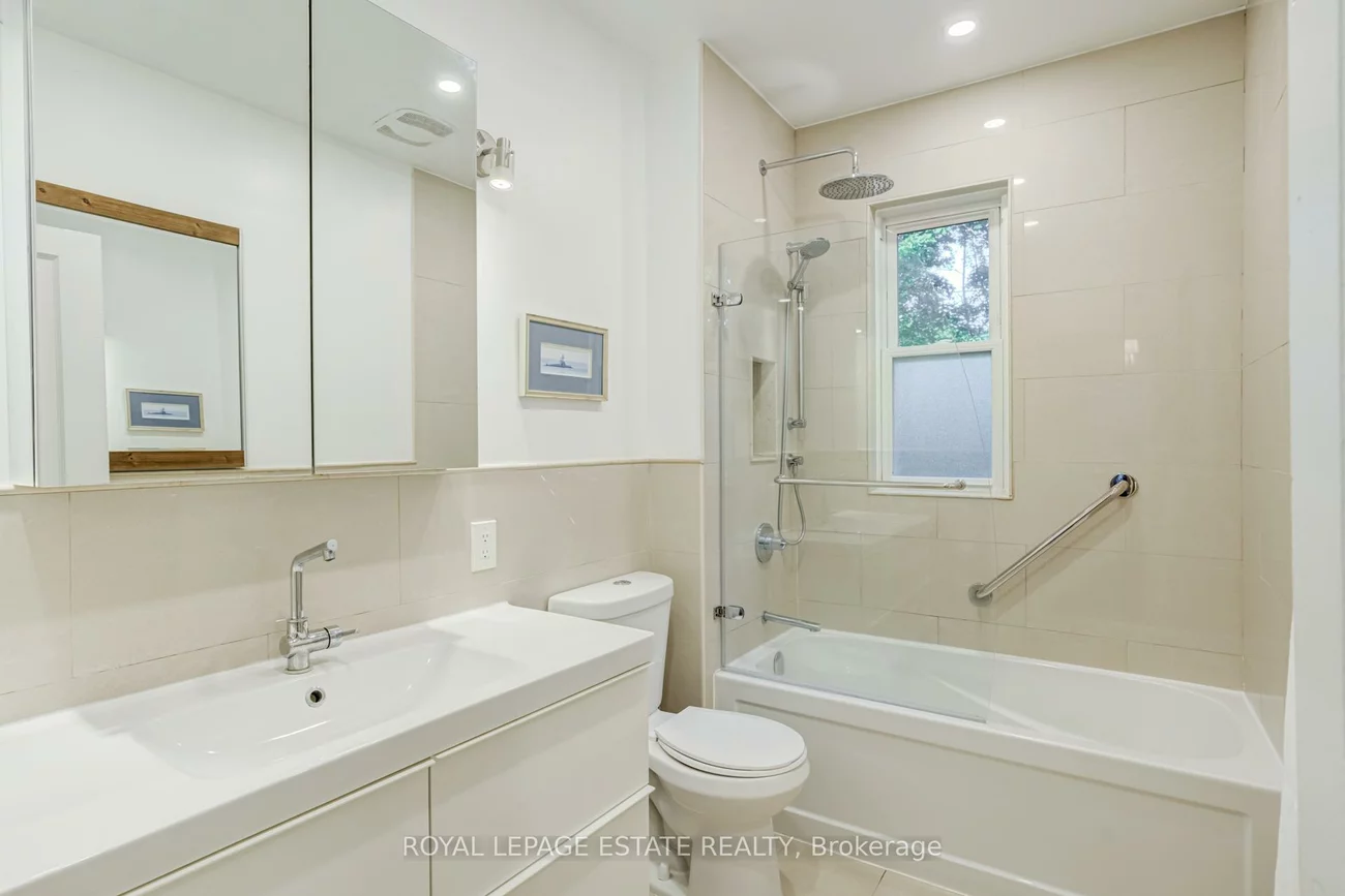 47, Bowmore, Woodbine Corridor, Toronto