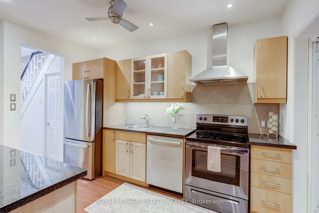 47, Bowmore, Woodbine Corridor, Toronto