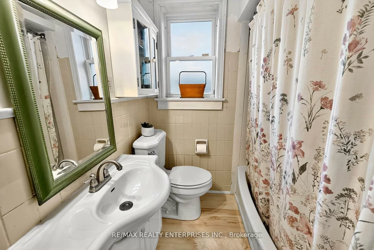10, Colonial, Cliffcrest, Toronto