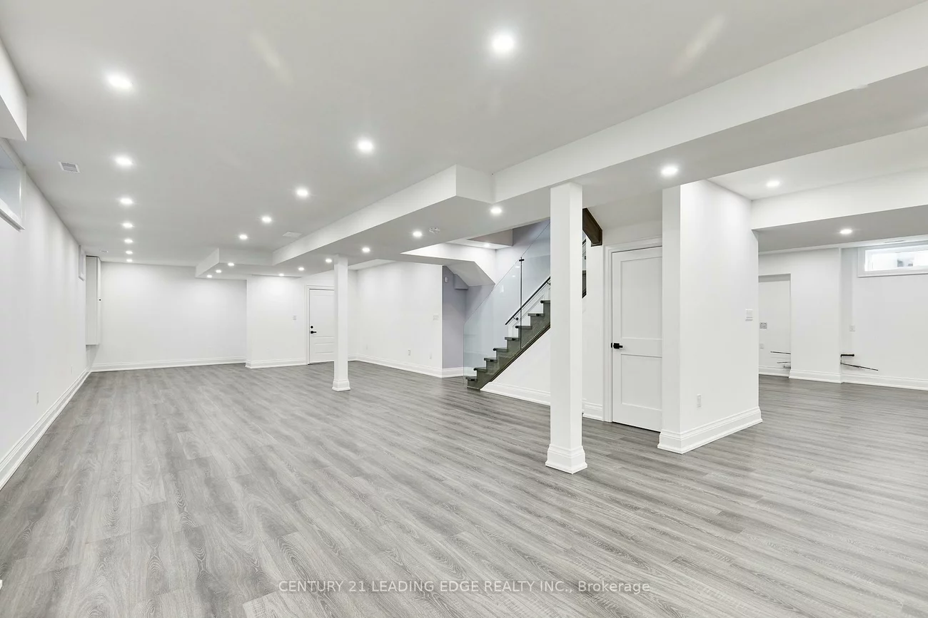 24, Larwood, Cliffcrest, Toronto